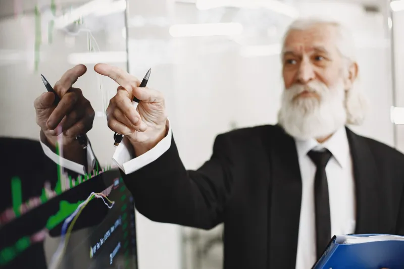 First Mover Mindset: How the World's Most Decisive Executives Act Before the Market Catches Up